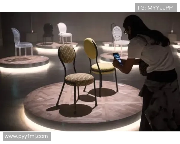 米兰市中心开设米兰设计周活动，吸引国际设计师云集